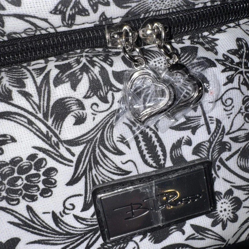 B.T. Rosso Cosmetic Case Women OS White Black Floral Heart Zipper Vanity Bag